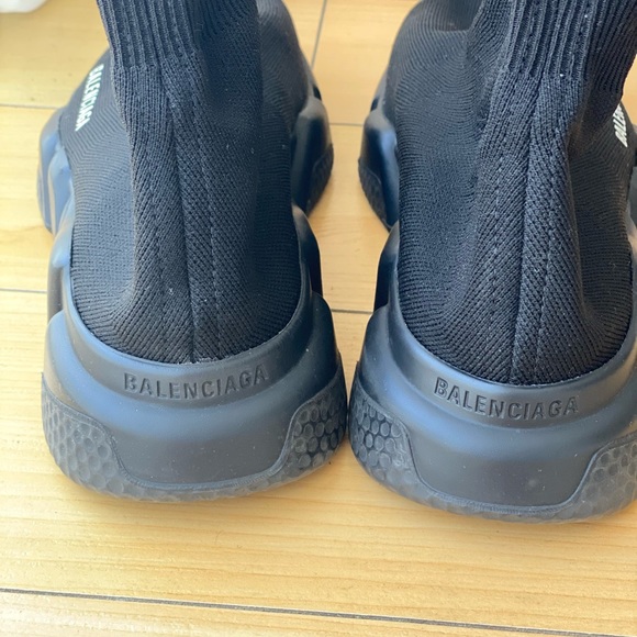 Balenciaga WOMEN'S SPEED RECYCLED KNIT SNEAKER IN BLACK - Picture 4 of 5